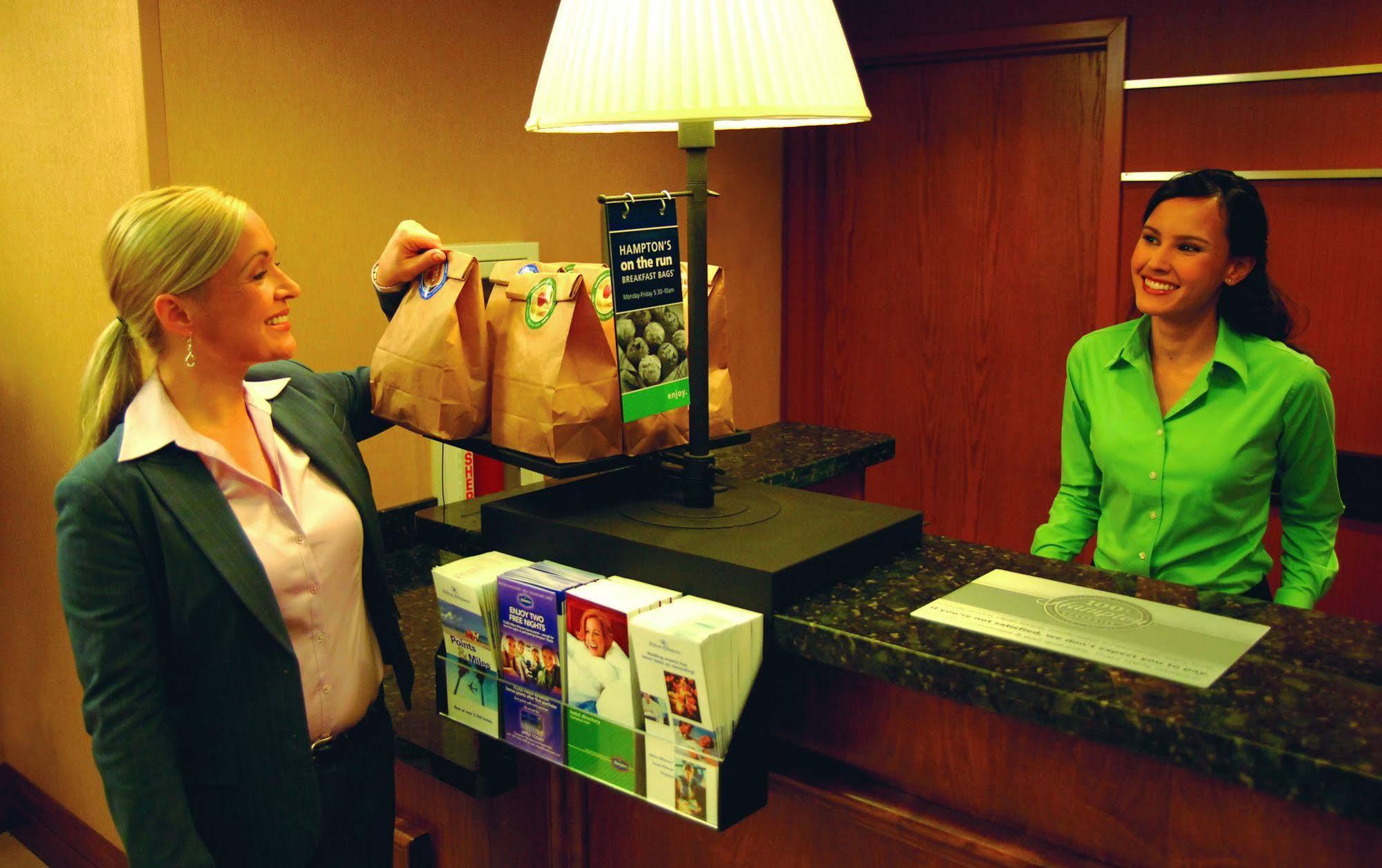 Hampton Inn Portland Airport Dış mekan fotoğraf