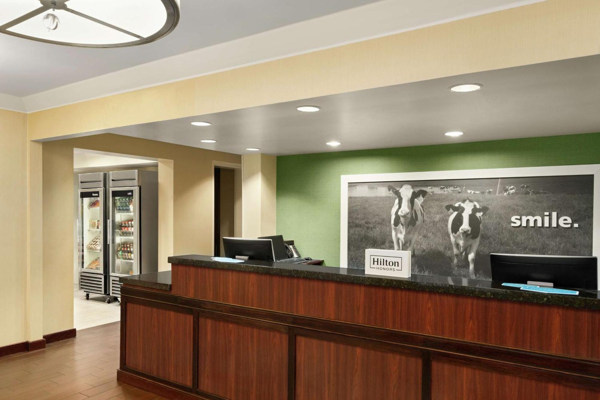 Hampton Inn Portland Airport Dış mekan fotoğraf